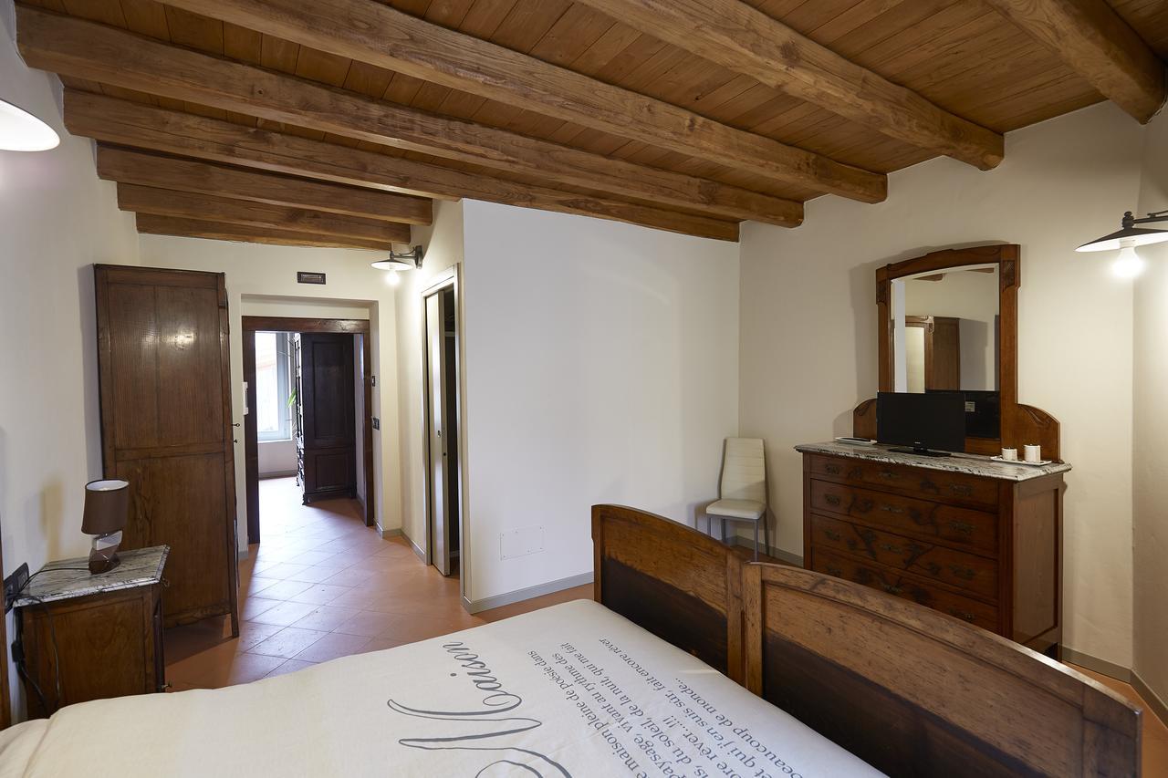 Palazzo Eleonora Bed and Breakfast Monasterolo del Castello Exteriör bild